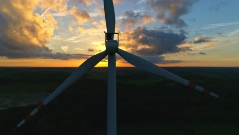 Close-up-on-wind-turbine-at-sunset