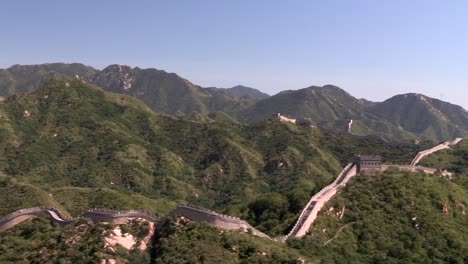 Pan-shot-of-Great-Wall--in-China