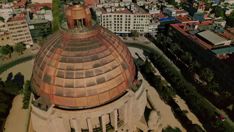 Toma-Aerea-Del-Monumento-A-La-Revolucion,-Tabacalera,-Centro-De-La-Ciudad-Capital-De-Mexico