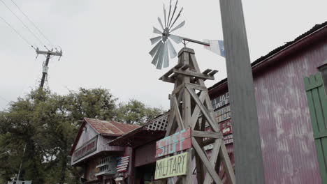 Windmühle-Im-Old-Town-Depot-Antiquitäten