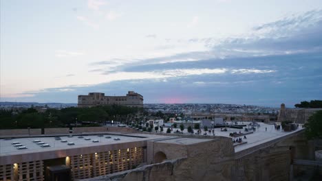 Zeitraffervideo-Aus-Malta,-Valletta,-Tritonbrunnen-Bei-Sonnenuntergang
