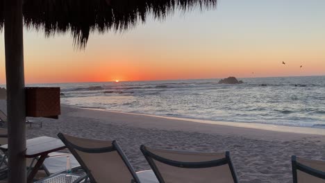 Atemberaubende-Aussicht-Auf-Einen-Sonnenuntergang-Am-Meer-In-Punta-Mita,-Mexiko