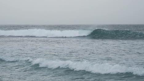 Waves-Coming-Into-Shore-in-Puerto-Rico