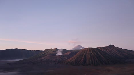 Sonnenaufgang-Am-Mount-Bromo,-Ost-Java