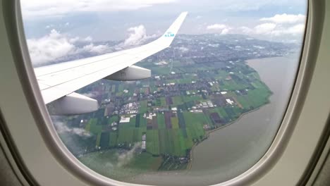 KLM-Flugzeug-Nähert-Sich-Amsterdam,-Niederlande