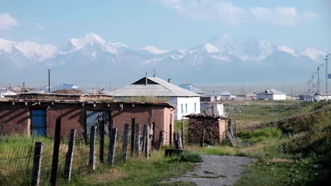 Alay-Mountain-range-in-the-Osh-region-of-Kyrgyzstan