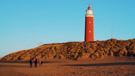 Lighthouse-and-beach-of-De-Cocksdorp-on-Texel-island,-Netherlands