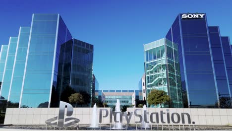 Sony-Interactive-Entertainment-offices-in-Silicon-Valley,-Foster-city-in-front-of-Logo-and-fountain