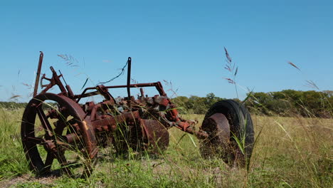 A-rusty-tractor-on-a-farm-in-rural-America