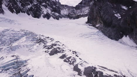 4k-Dragón-De-Jade-Montaña-Nevada-Glaciar-Lijiang,-China