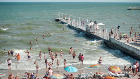 Crowded-beach-in-Odessa,-Ukraine