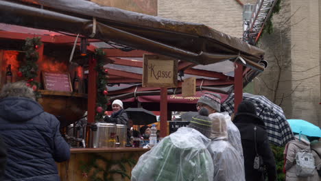People-ordering-food-and-drinks-at-the-Munich-christmas-market