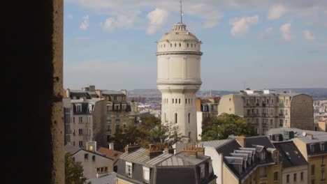 Blick-Auf-Paris-Und-Den-Wasserturm-Von-Montmartre-Von-Der-Kuppel-Der-Basilika-Des-Heiligen-Herzens-In-Montmartre,-Paris