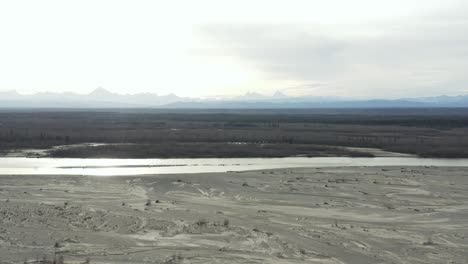 Drone-tracks-flock-of-birds-in-Alaskan-mountains