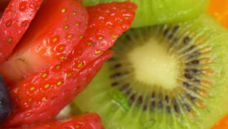 Closeup-rotation-of-sliced-fruit