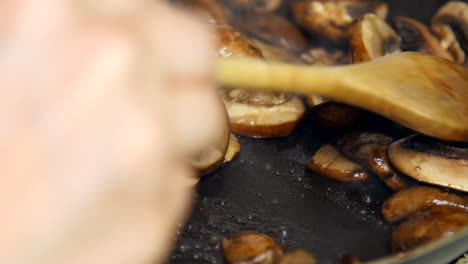 Sliced-mushrooms-cook-in-a-pan