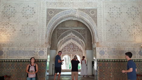 People-Visit-Hall-Of-Abencerrajes-In-Alhambra,-Granada,-Spain
