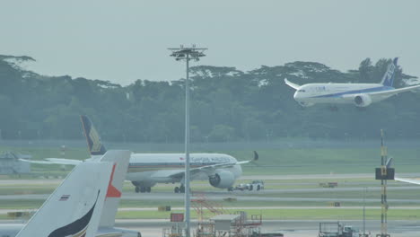 Singapore-Airways-A350-Bereitet-Sich-Auf-Den-Abflug-Vor