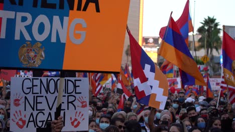 Armenien-Starker-Massiver-Protest-In-Beverly-Hills