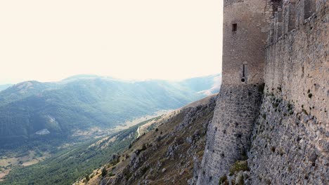 Tilt-up-of-Rocca-Calascio-medieval-fortress-and-Abruzzo-nature