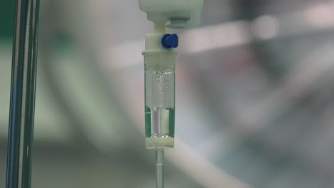 Intravenöse-Therapie-Ist-Die-Infusion-Flüssiger-Substanzen-Direkt-In-Eine-Vene