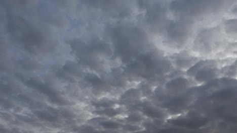 Lapso-De-Tiempo-De-Nubes-Azules-Escénicas