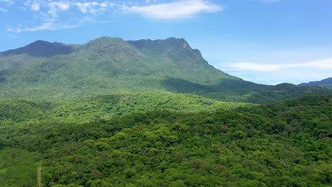 Aerial-high-angle-view-over-a-beautiful-green-rainforest-mountains-at-Estrada-Da-Graciosa-and-Serra-Marumbi,-Brazil