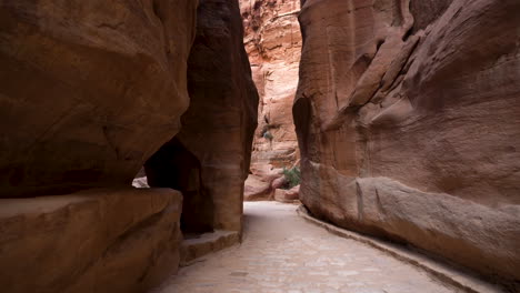 Walking-Inside-the-Al-Siq-Canyon-Towards-The-Treasury-in-Ancient-City-of-Petra