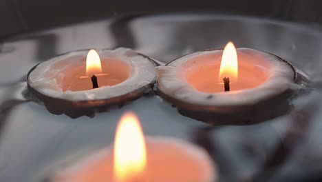 Candles-floating-in-water