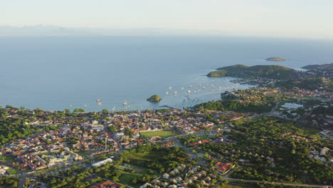Luftaufnahme-Von-Buzios-Küste-Brasiliens-Am-Frühen-Morgen