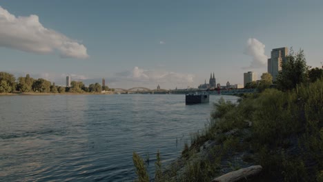 Rhine-River-Panorama-in-Cologne,-Germany-in-Summer