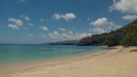 Ein-Erstaunlicher-Zeitraffer-Des-Entspannendsten-Karibischen-Strandes-In-Grenada