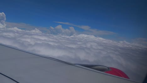 Las-Nubes-Esponjosas-Y-Hermosas-Visibles-Desde-Un-Vuelo-Sobre-La-Ciudad-India-De-Leh