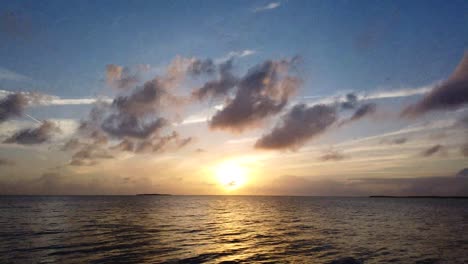 Zeitraffer-Eines-Sonnenuntergangs-In-Den-Florida-Keys