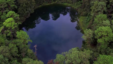 Aerial-shot-of-magical-hidden-lake,-Montebello-National-Park,-Chiapas