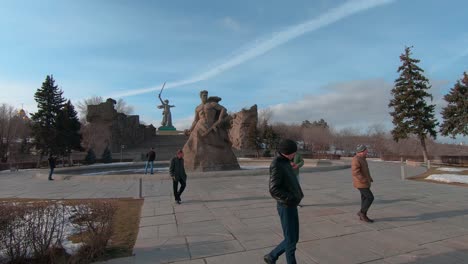 Tourists-Visit-Stand-To-Death-Sculpture-and-Motherland-Calls-Monument