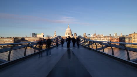 Timelapse-of-St.-Pauls-Cathedral-and-Millennium-Bridge