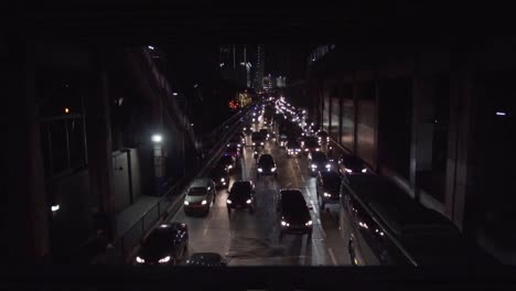 Autos-Varados-En-El-Tráfico-Disparados-Por-La-Noche