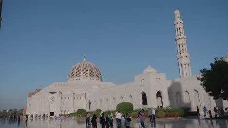 Sultan-Qaboos-Grand-Mosquee,-Muscat