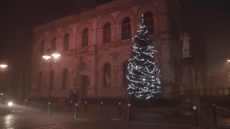 Rathaus-Von-Sligo-Mit-Großem-Weihnachtsbaum