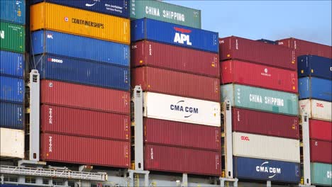 Container-Ships-in-UK-Port-of-Southampton,-trade-and-economy