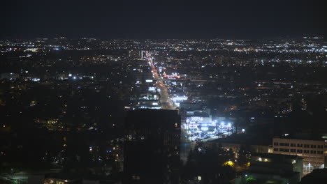 Zeitraffer-Einer-Belebten-Stadtstraße-Bei-Nacht,-Das-Geschäftige-Treiben-Auf-Dem-Lankershim-Boulevard-In-Los-Angeles