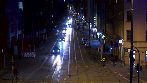 Time-lapse-of-the-evening-rush-hour-in-downtown-Munich