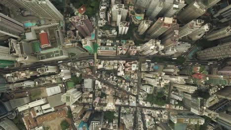 Statische-Luftaufnahme-Der-Stadt-Hongkong-Mit-Fließendem-Verkehr