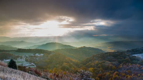 Winter-In-Den-Blue-Ridge-Mountains,-Asheville,-North-Carolina,-Zeitraffer