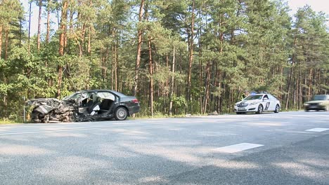 Autounfall-Auf-Der-Straße,-Beschädigtes-Auto-Nach-Kollision