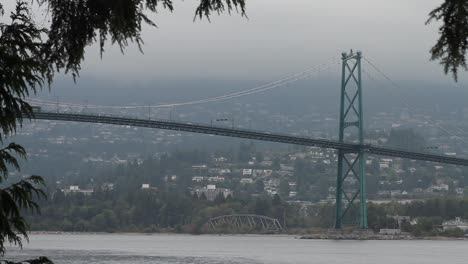 Die-Lion&#39;s-Gate-Bridge-In-Vancouver,-Britisch-Kolumbien,-Kanada