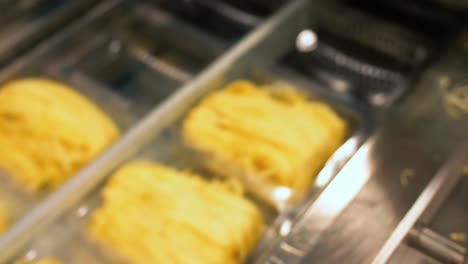 Se-Han-Producido-Muchos-Tipos-De-Pasta-De-Alta-Calidad-En-Una-Gran-Fábrica-De-Pasta-Moderna