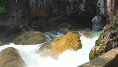 4k-waterfall-in-Chiapas-Mexico