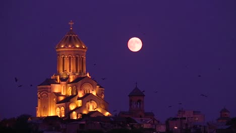 Die-Kathedrale-Der-Heiligen-Dreifaltigkeit-Von-Tiflis,-Allgemein-Bekannt-Als-Sameba,-Ist-Die-Hauptkathedrale-Der-Georgisch-orthodoxen-Kirche-In-Tiflis,-Der-Hauptstadt-Georgiens